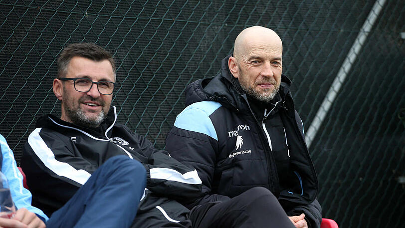 Nehmen normalerweise immer zu zweit an den Pressekonferenzen teil: Trainer Michael Köllner (l.) und Sport-Geschäftsführer Günther Gorenzel.