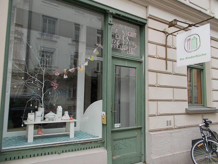 In der Kinderküche in der Sedanstraße lernen Kinder Kochen, denn nicht jeden Tag ist ein Tag, an dem man Kartoffelsuppe essen kann.