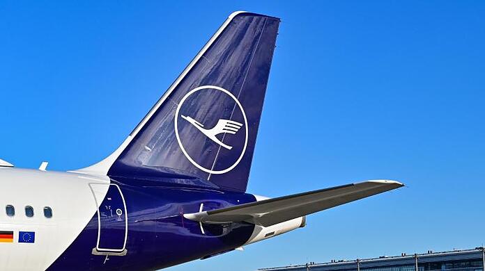 Die Lufthansa fliegt nun zwar zum neuen Berliner Flughafen - aber die wirtschaftliche Lage ist weiter ernst.