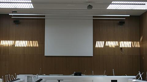 Fast fertig: Der Neubau des Stadelheimer Hochsicherheitsgerichtssaals.