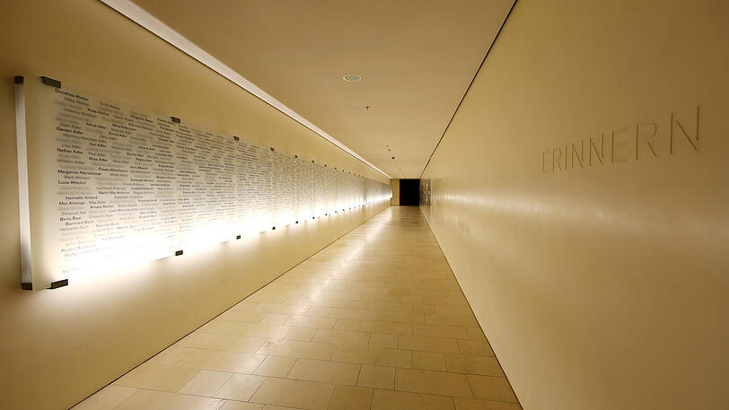 Düstere Erinnerungen: der Gang der Erinnerung mit mehr als 4500 Namen von Münchner Juden, die von den Nazis ermordet wurden.