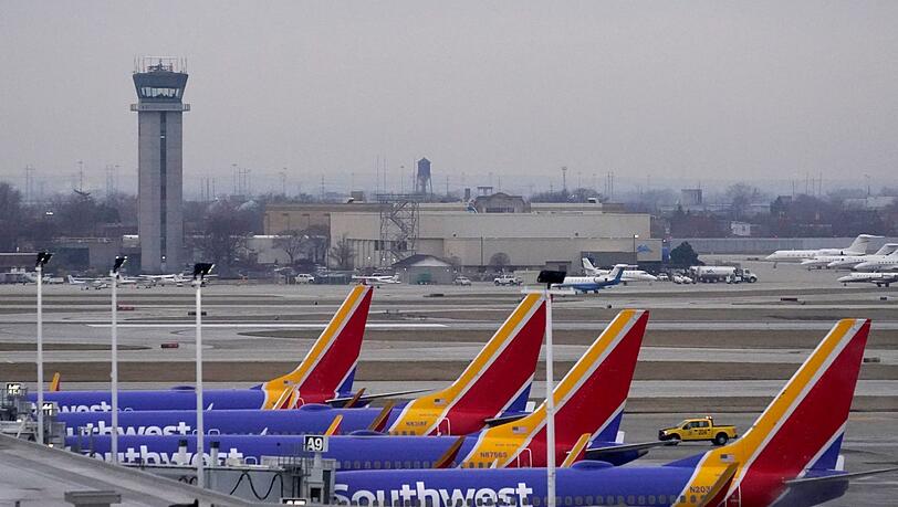 Eine Maschine der US-Fluggesellschaft Southwest Airlines ist plötzlich in einen Sinkflug gegangen - zwei Besatzungsmitglieder wurden verletzt. (Archivfoto)