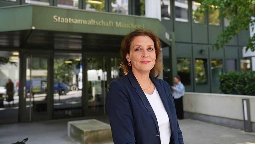 Zwischen Mord, Surfunfall und Schuhbeck-Prozess: Als Behördensprecherin hatte Anne Leiding mit allerhand großen und spektakulären Münchner Fällen zu tun. Auf ihre neuen Aufgaben freut sie sich, vor Langeweile hat sie keine Angst. Zwischen Mord, Surfunfall und Schuhbeck-Prozess: Als Behördensprecherin hatte Anne Leiding mit allerhand großen und spektakulären Münchner Fällen zu tun. Auf ihre neuen Aufgaben freut sie sich, vor Langeweile hat sie keine Angst.