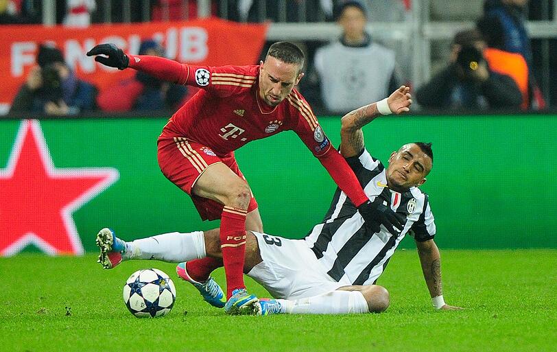 Weitere Bilder vom Duell zwischen Franck Ribéry und Arturo Vidal.