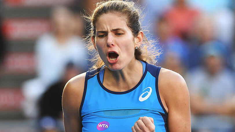 Julia Görges hat beim Tennis-Turnier in Auckland die frühere Weltranglisten-Erste Caroline Wozniacki bezwungen und das Halbfinale erreicht.