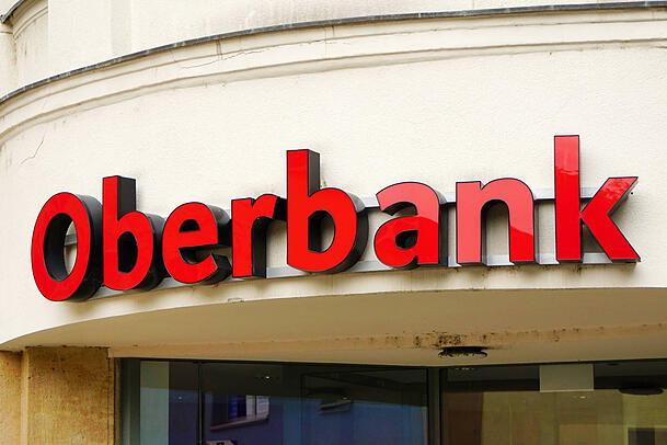 Die österreichische Oberbank hat 16 Filialen in Süddeutschland und wirbt mit dem Slogan: "Nicht wie jede Bank". Die österreichische Oberbank hat 16 Filialen in Süddeutschland und wirbt mit dem Slogan: "Nicht wie jede Bank".