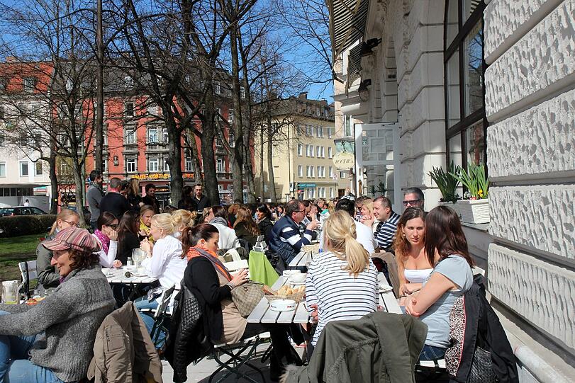 Sonne am Sonntag - so genießen die Münchner den späten Frühling!
