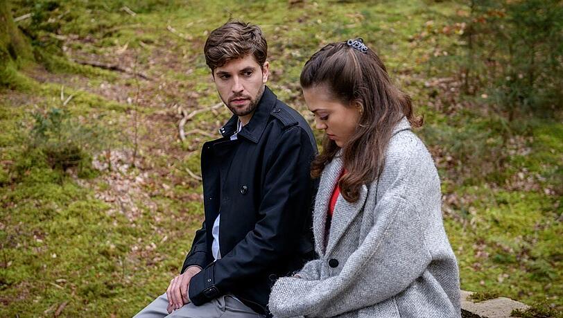 Bei "Sturm der Liebe" durchleben "Henry" (Elias Reichert) und "Maxi" (Katharina Scheuba) viele Höhen und Tiefen. Bei "Sturm der Liebe" durchleben "Henry" (Elias Reichert) und "Maxi" (Katharina Scheuba) viele Höhen und Tiefen.