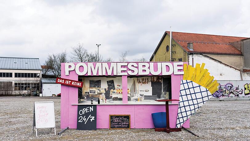 Das ist keine Pommesbude. Sondern Kunst im Kreativquartier. Das ist keine Pommesbude. Sondern Kunst im Kreativquartier.