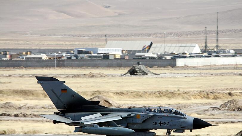 Es sollen mehrere "Tornado"-Aufklärungsjets eingesetzt werden. Es sollen mehrere "Tornado"-Aufklärungsjets eingesetzt werden.
