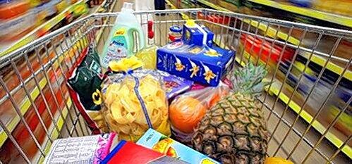 Beim Einkaufen im Supermarkt wurde die Seniorin bestohlen.