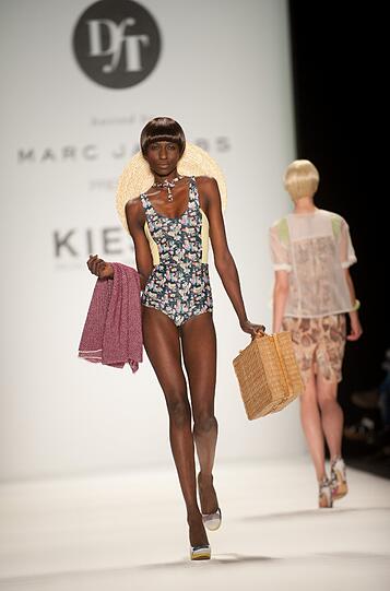 Ganz viele Promis und natürlich noch mehr Mode: Vom 18. - 21. Januar findet in Berlin die Mercedes-Benz Fashion Week statt. Wir zeigen Ihnen die besten Fashion und Promi-Bilder - zum Durchklicken!