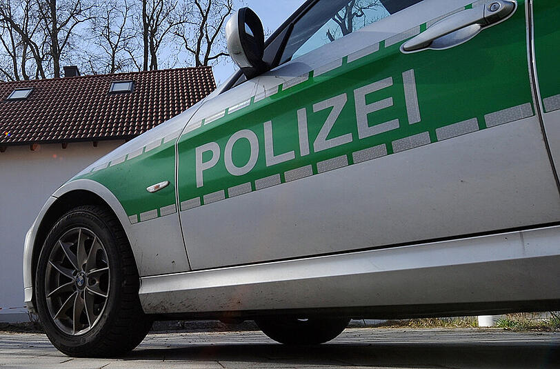 Die Polizei hat den Sänger der Songs verhaftet.