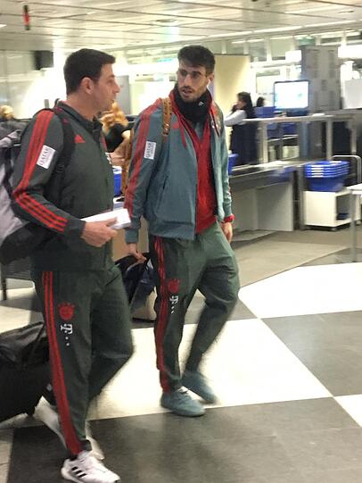 Javi Martínez (r.).