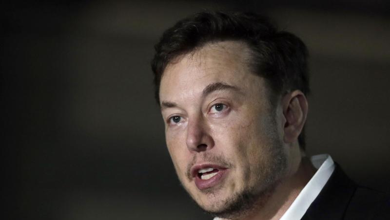 "Tesla baute 0 Autos 2011, aber wird 2019 rund 500 000 bauen", twitterte Unternehmenschef Musk. Das wertet die Börsenaufsicht SEC als Verstoß gegen Auflagen. "Tesla baute 0 Autos 2011, aber wird 2019 rund 500 000 bauen", twitterte Unternehmenschef Musk. Das wertet die Börsenaufsicht SEC als Verstoß gegen Auflagen.