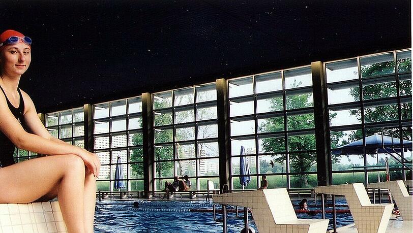 So sah das Hallenbad Giesing-Harlaching vor der Renovierung aus. Ab Donnerstag gibt es die neuen An- und Einblicke. So sah das Hallenbad Giesing-Harlaching vor der Renovierung aus. Ab Donnerstag gibt es die neuen An- und Einblicke.