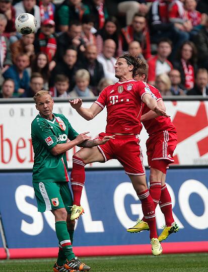 Weitere vier Monate später verloren die Bayern überraschend gegen den FC Augsburg mit 0:1.