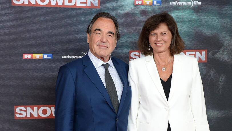 Regisseur Oliver Stone und die bayerische Wirtschaftsministerin Ilse Aigner