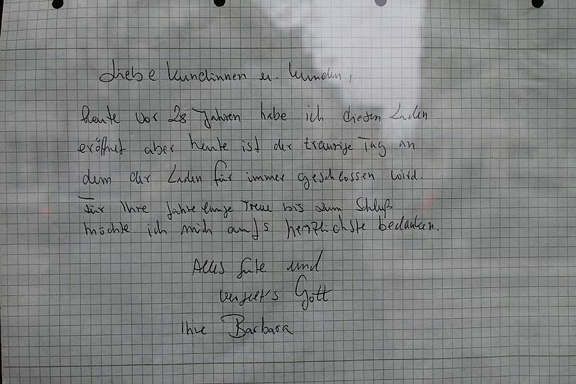 "Vergelt's Gott" - mit diesem Abschiedsbrief verabschiedet sich die Inhaberin nach 28 Jahren von ihren Münchner Kunden.