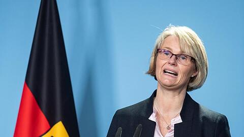 Anja Karliczek (CDU), Bundesministerin für Bildung und Forschung, hat nach dem Desaster ihrer Partei bei den Landtagswahlen vom Sonntag von der Union einen Schulterschluss verlangt.