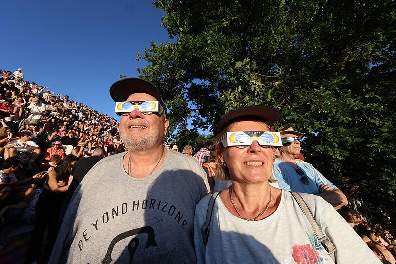 Wichtig, um keine Augenverletzungen zu bekommen: die richtige Sonnenfinsternis-Schutzbrille.