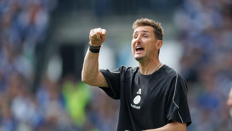 Will die Saison vern&uuml;nftig und in der oberen Tabellenh&auml;lfte beenden: N&uuml;rnberg-Trainer Miroslav Klose. (Archivbild)