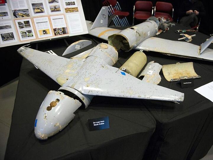 Überreste einer iranischen Qasef-1 Drohne.