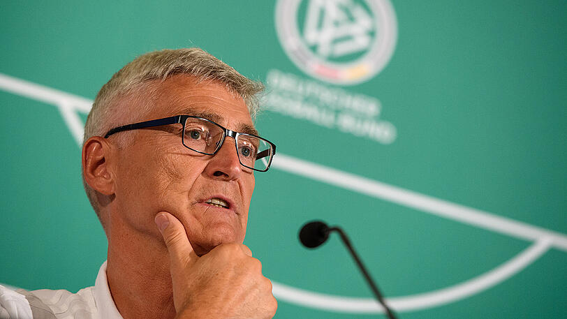 DFB-Schiedsrichterchef Lutz Michael Fröhlich: "Wir wollen keine Videoassistenten, die detektivisch arbeiten."