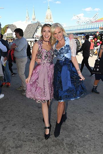 Anna-Carina Woitschack und Astrid Söll
