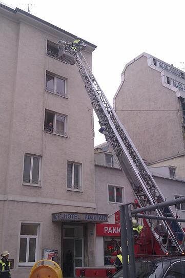 Spektakuläre Rettung in der Ludwigsvorstadt: Die Bilder vom Einsatz.