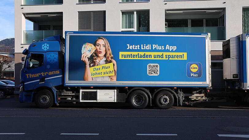 Ein Lidl-Lastwagen wirbt für die Lidl-Plus-App. Die Verbraucherzentrale warnt vor der Datensammlung durch die App.
