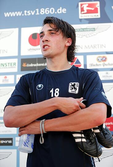 Strahlender Sonnenschein: Der TSV 1860 startet die Mission Aufstieg. Mit dabei: Die Neulöwen Daniel Adlung, Yannick Stark, Stephan Hain, Sebastian Hertner und Markus Schwabl. Die Bilder
