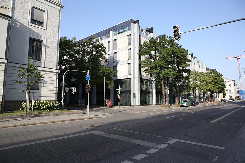 Nach dem Krieg baute hier die Bayerische Landesbank.