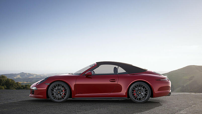 Neue Spitzenmodelle: Die Porsche 911 Carrera GTS sind als Coupé und Cabrio jeweils mit Heck- oder Allradantrieb zu haben. Neue Spitzenmodelle: Die Porsche 911 Carrera GTS sind als Coupé und Cabrio jeweils mit Heck- oder Allradantrieb zu haben.