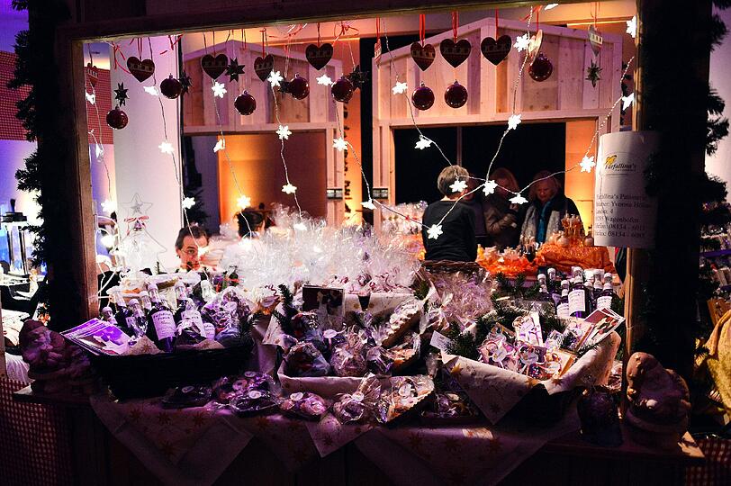 "Münchens höchster Weihnachtsmarkt" im 13. Stock des Mercedes-Benz Centers an der Donnersbergerbrücke.