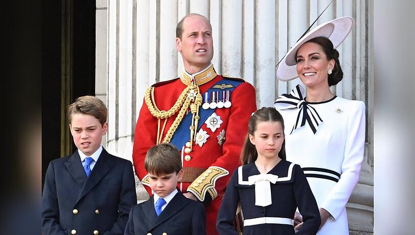 Prinz William und Prinzessin Kate lassen ihre Kinder (v.l.) George, Louis und Charlotte auch mal Kinder sein.