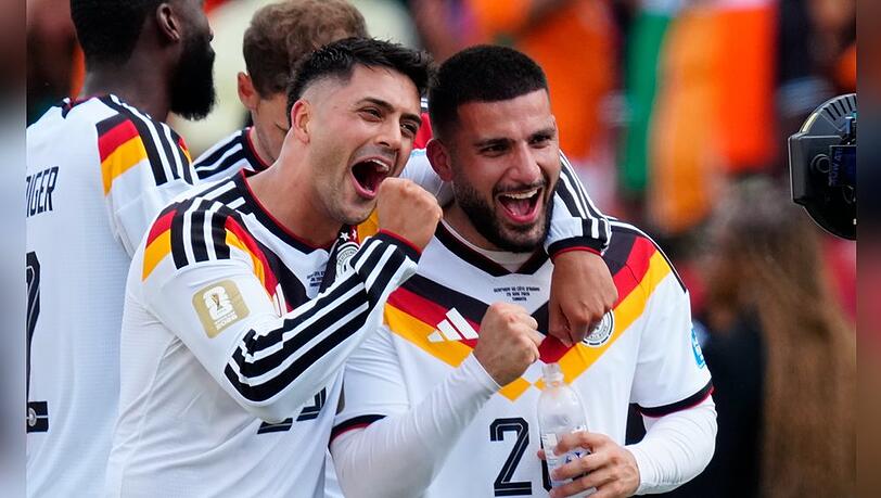 Avancierte mit seinen zwei Treffern zum Matchwinner: Deniz Undav (r.) an der Seite von Nadiem Amiri. Avancierte mit seinen zwei Treffern zum Matchwinner: Deniz Undav (r.) an der Seite von Nadiem Amiri.