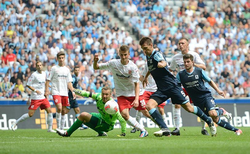 Die schönsten Bilder vom Löwen-Sieg gegen Jahn Regensburg beim Auftaktspiel
