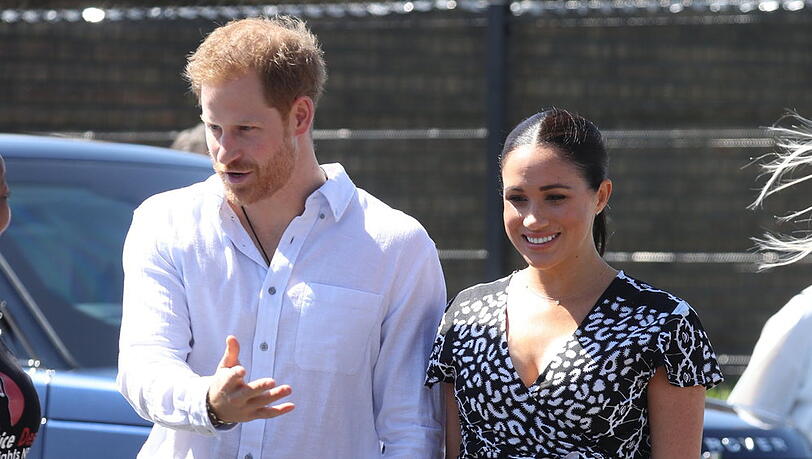 Prinz Harry und Herzogin Meghan bei ihrem ersten offiziellen Termin im Nyanga Township in Kapstadt Prinz Harry und Herzogin Meghan bei ihrem ersten offiziellen Termin im Nyanga Township in Kapstadt