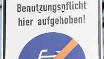 Wo diese Schilder stehen, müssen Radler nicht die Radwege benutzen. Wo diese Schilder stehen, müssen Radler nicht die Radwege benutzen.