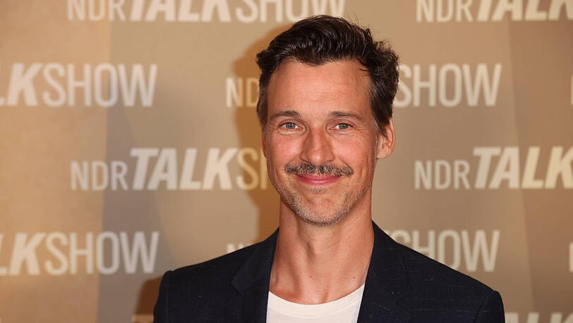 Florian David Fitz kurz vor der Live-Sendung der 1.000 Ausgabe der "NDR Talk Show"