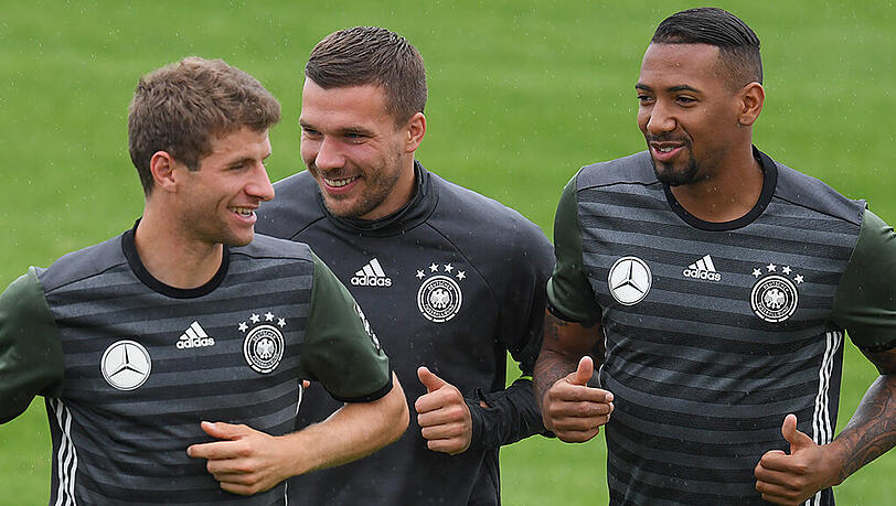 Thomas Müller (l.), Lukas Podolski (m.) und Jérôme Boateng haben jetzt erst einmal drei Tage frei. Thomas Müller (l.), Lukas Podolski (m.) und Jérôme Boateng haben jetzt erst einmal drei Tage frei.