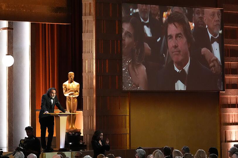 Regisseur Alejandro González Iñárritu stand bei der Gala auf der Bühne. Regisseur Alejandro González Iñárritu stand bei der Gala auf der Bühne.