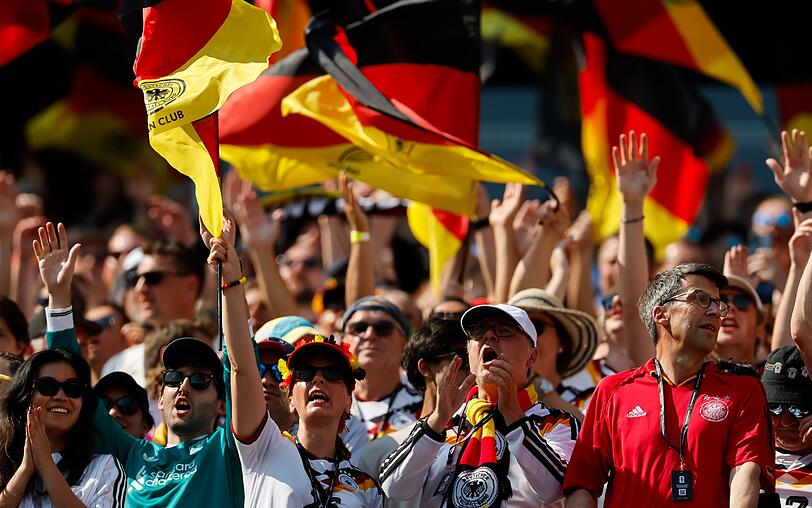 Jürgen Klopp möchte eine Mannschaft aufbauen, "hinter der sich die Menschen in unserem Land mit voller Überzeugung versammeln können" - sieht man davon vielleicht schon etwas beim Nations-League-Auftakt der DFB-Auswahl gegen die Niederlande? Jürgen Klopp möchte eine Mannschaft aufbauen, "hinter der sich die Menschen in unserem Land mit voller Überzeugung versammeln können" - sieht man davon vielleicht schon etwas beim Nations-League-Auftakt der DFB-Auswahl gegen die Niederlande?