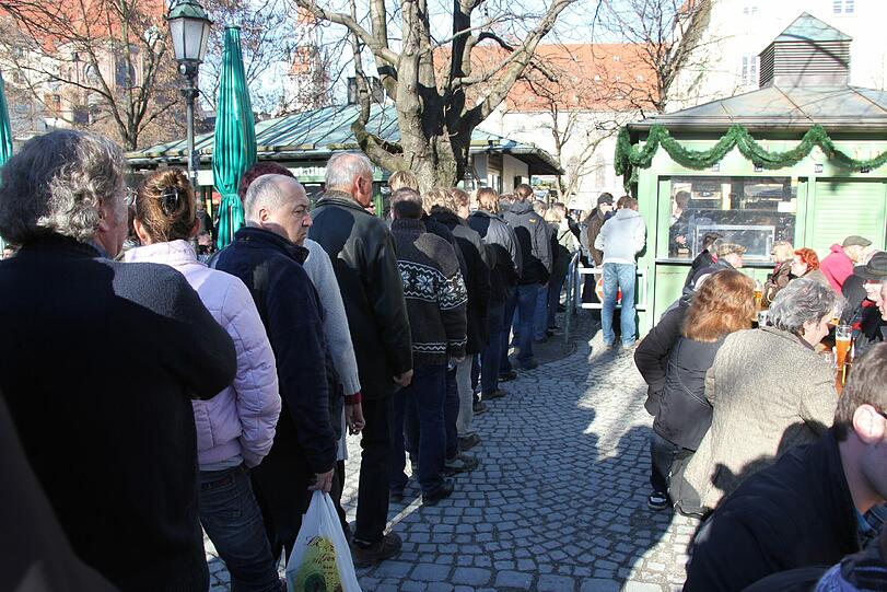 Frühlingserwachen in München - schon jetzt freuen sich viele auf's warme Wochenende und den Biergarten. Sehen Sie hier die ersten Frühlingsbilderbilder aus der Weltstadt mit Herz...