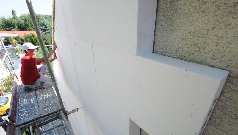 Wärmedämmung an einer Hausfassade: Der Klimaschutz in Gebäuden soll stärker gefördert werden. Wärmedämmung an einer Hausfassade: Der Klimaschutz in Gebäuden soll stärker gefördert werden.