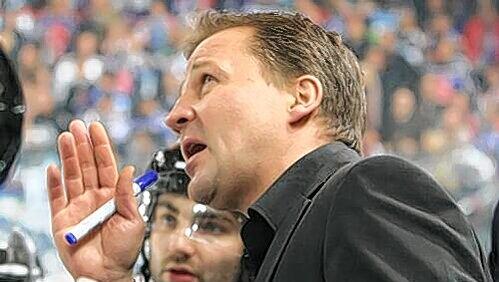 Es geht wieder aufwärts: Trainer Andreas Brockmann feierte mit seinen Ice Tigers einen 3:2-Sieg in Iserohn. Es geht wieder aufwärts: Trainer Andreas Brockmann feierte mit seinen Ice Tigers einen 3:2-Sieg in Iserohn.