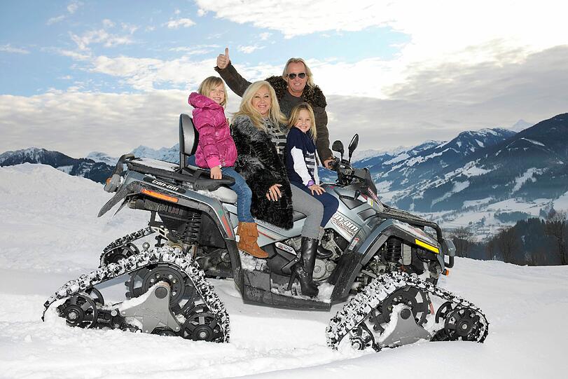 Immer auf großem Fuß: Die Geissens heizen mit dem Schnee-Quad durch Kitz...