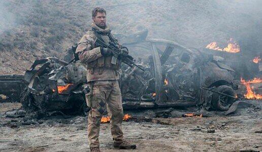 Captain Mitch Nelson (Chris Hemsworth) hat sich nach den Anschlägen vom 11. September wieder der Armee angeschlossen.