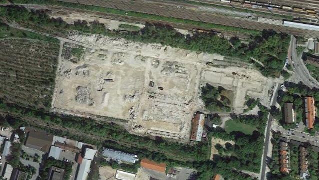 Das Gebiet westlich der Baumkirchner Straße und südlich der Bahn wird bebaut. Das Gebiet westlich der Baumkirchner Straße und südlich der Bahn wird bebaut.